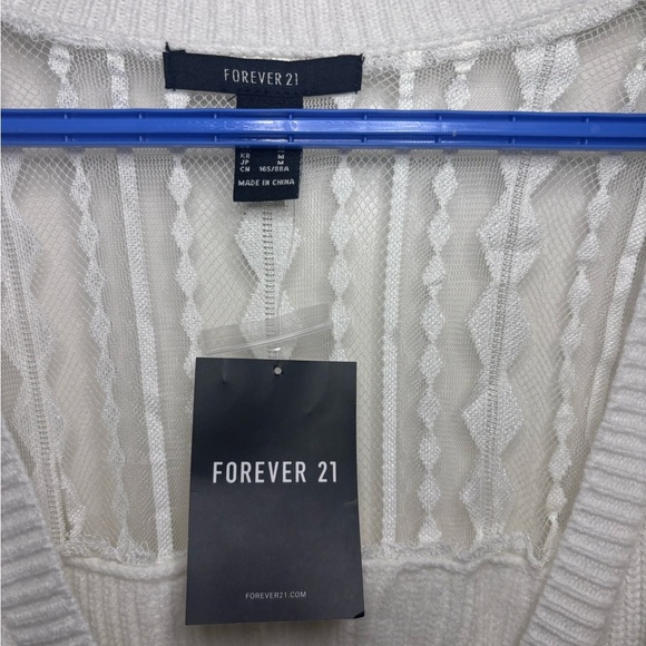 NWT White Wrap Sweater with unique design - Picture 3 of 6